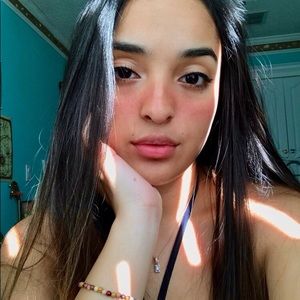 Meet your Posher, Alexis